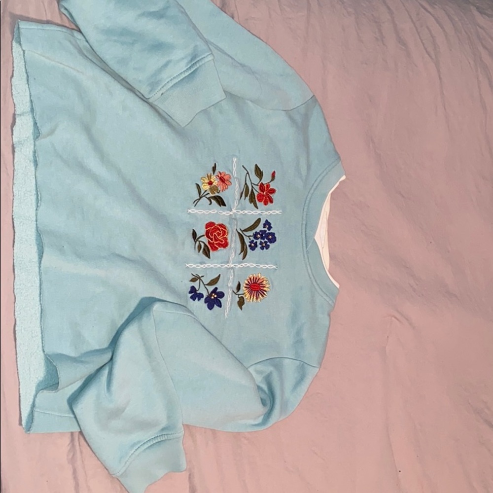 cute vintage cropped crewneck
